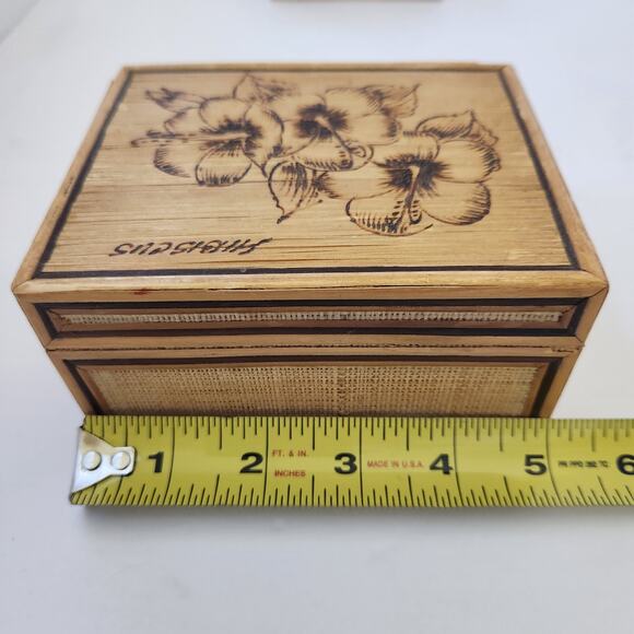 Vintage split wood/rattan set of 3 nesting boxes. - Picture 4 of 7